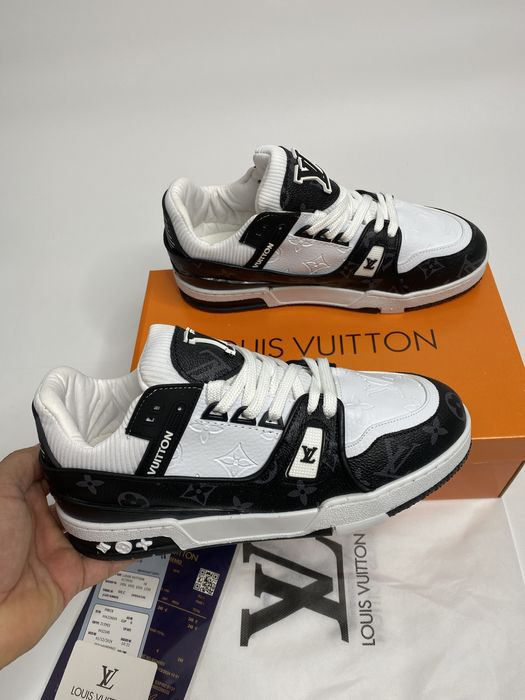 Adidasi Louis Vuitton