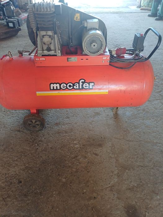 Compresor aer trifazic 270 litri