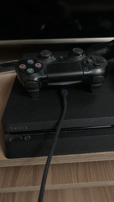 Плэйстейшен-4 SONY