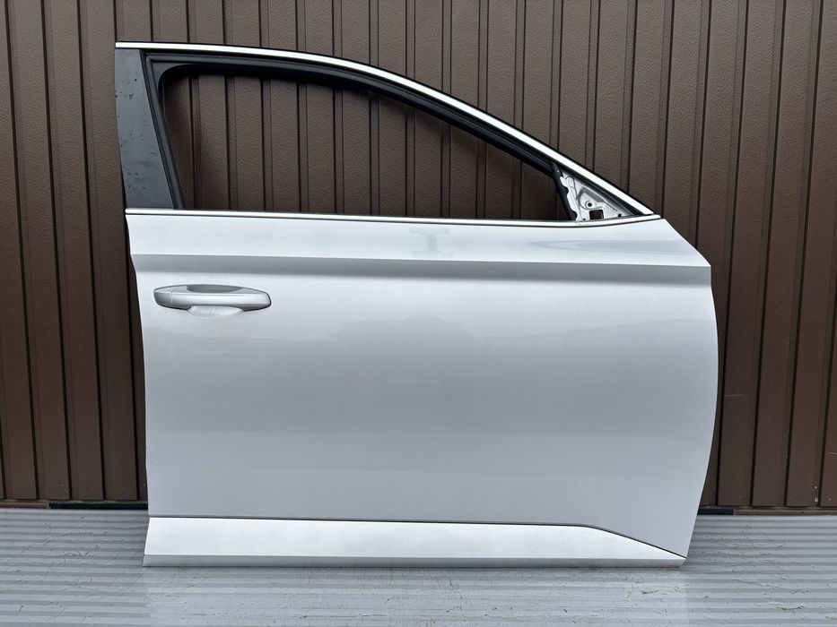 Usa dr fata  Skoda Superb 3 cod de culoare LA7W  2015-2020