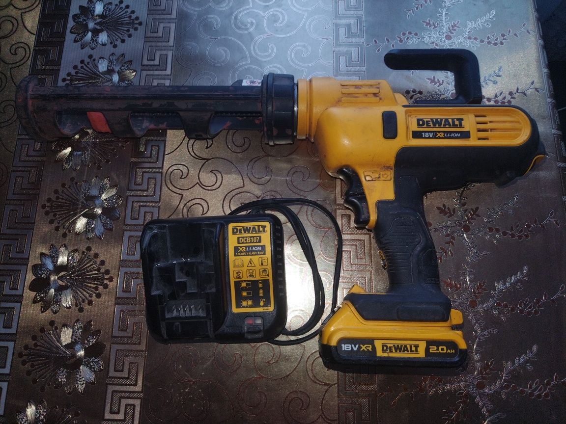 Pistol silicon Dewalt