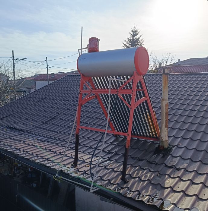 Vând panou solar apă caldă.