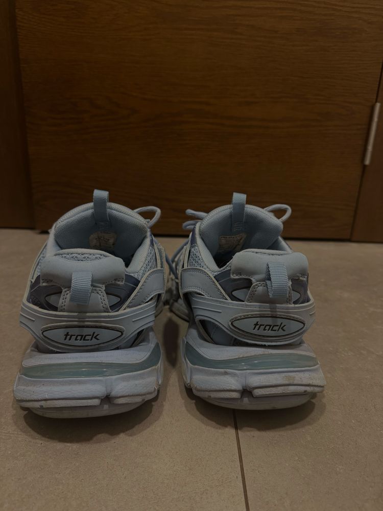 Запазени balenciaga track