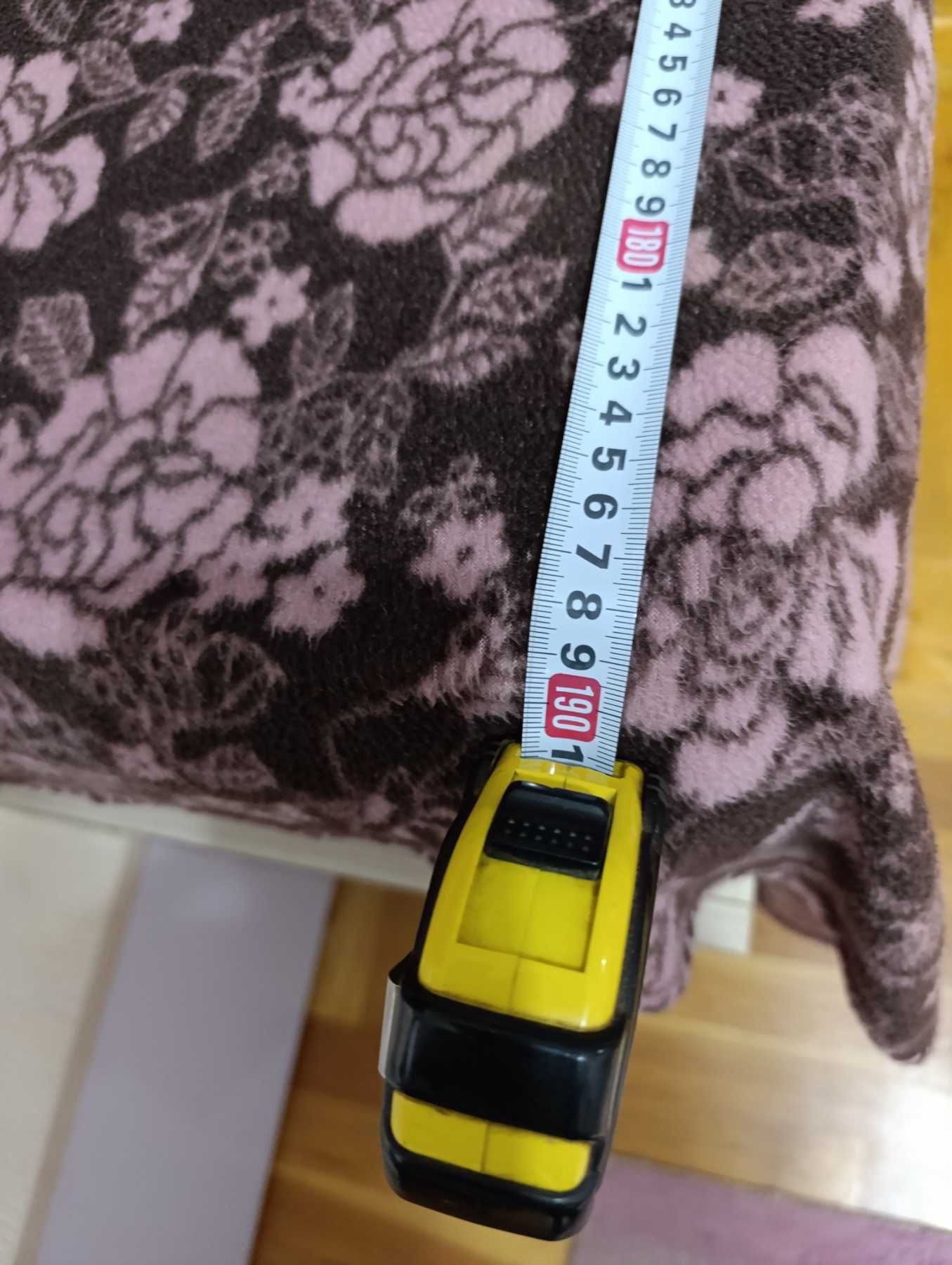 Продавам двуетажно легло.