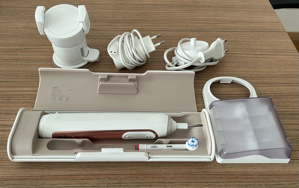 Periuta de dinti electrica Oral-B Genius 9000 Rose Gold