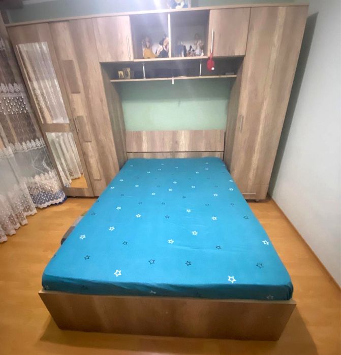 Dormitor  pat plus saltea plus 2 dulapuri unu pentru umerase si unul n