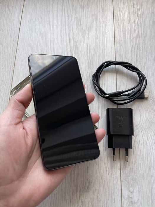 • Samsung Galaxy S22+ Plus • black •