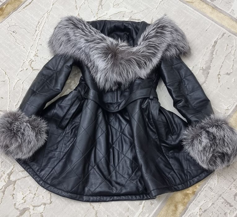 Кожанное зимнее пальтишко