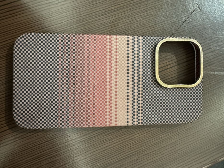 Iphone 16 pro max chexol