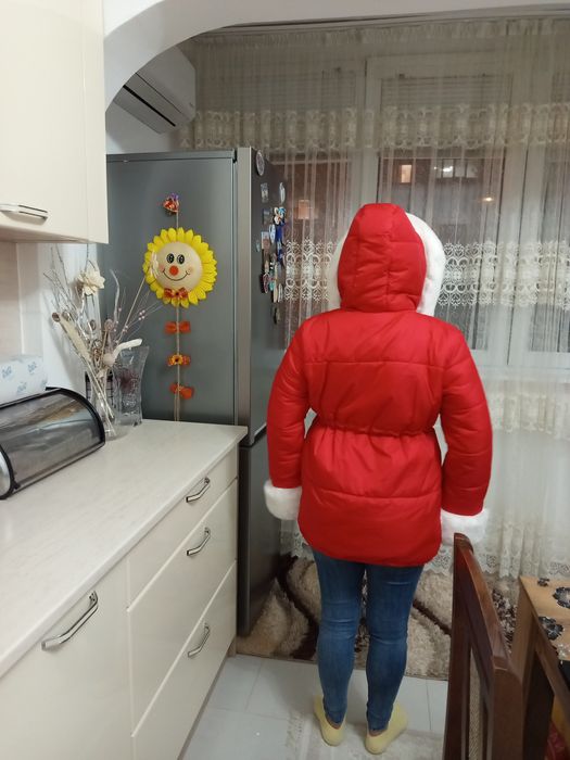 Дамско яке на том