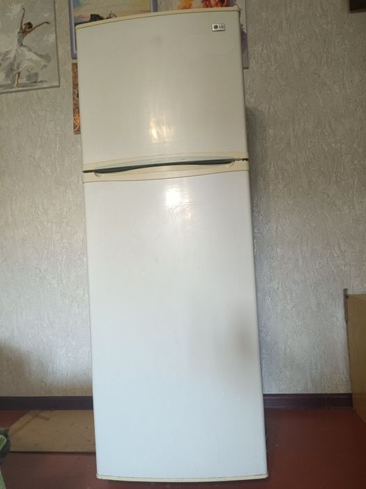 Холодильник LG продам