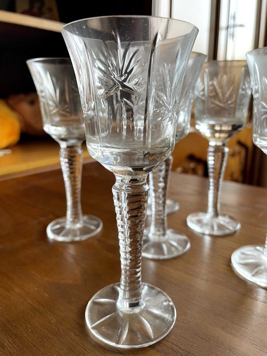 Vand set de 6 pahare vintage, de cristal, cu model clasic