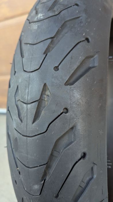 Предна гума 120 70 17 Michelin Road 6 

DOT19

80лв

DOT
