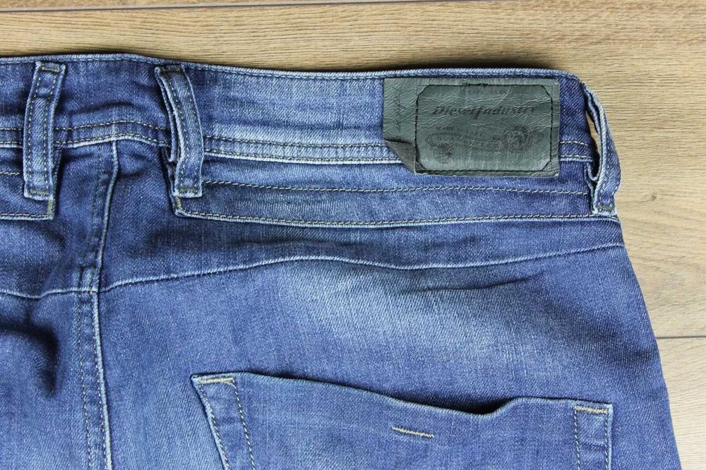 Blugi Diesel, barbatesti, marime W32 L32 , talie 45cm
