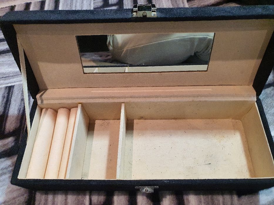 Кутии за бижута   .