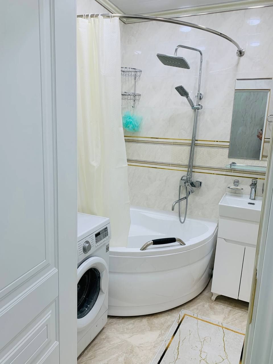 срочно продаётся 3-комнатная квартира в новостройке

локация: ташкентс