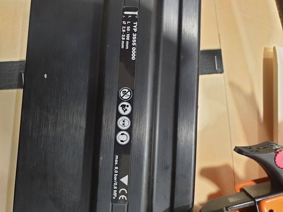 Vand pistol pneumatic pentru cuie in banda la 20⁰ Reich 3555 ca nou