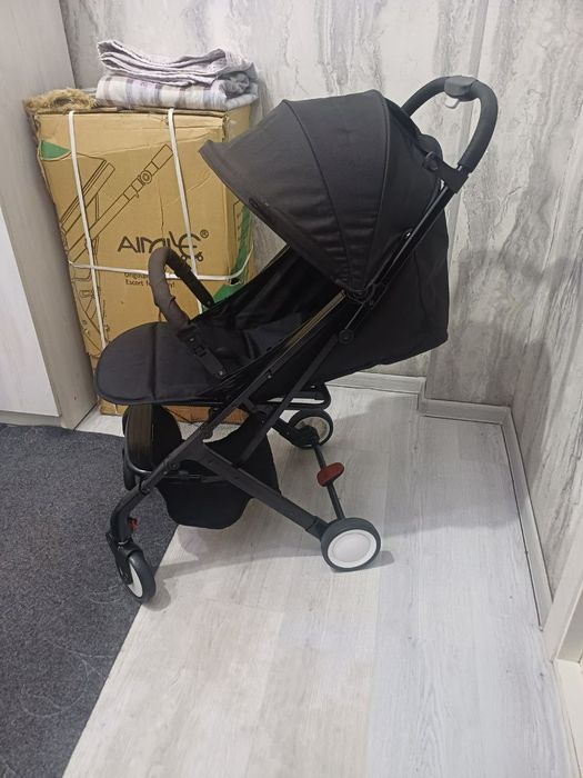 Продаётся чемодан коляска Baby yoyo