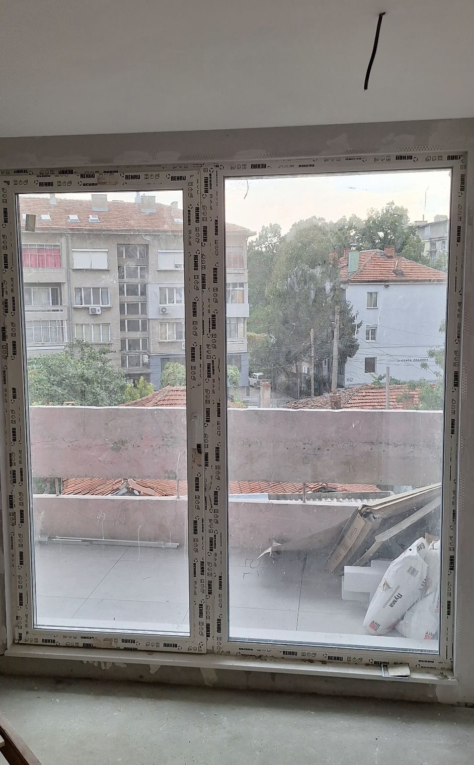 ПВЦ дограма врата и прозорец за балкон - Rehau