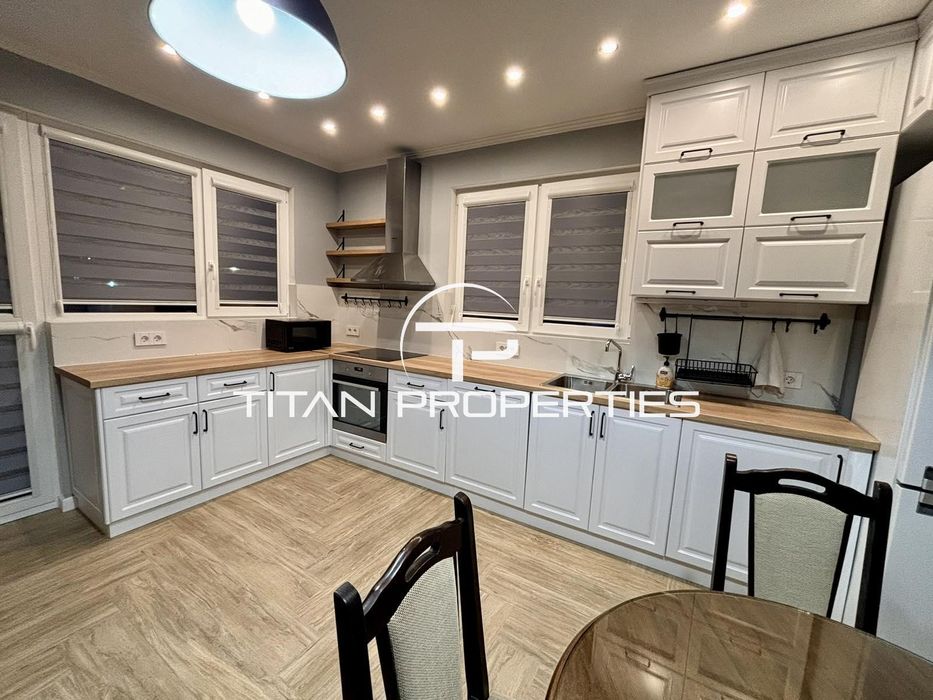 Дава се под наем Тристаен апартамент в Бургас, Възраждане - 80 кв.м за 765 € - Снимка #1