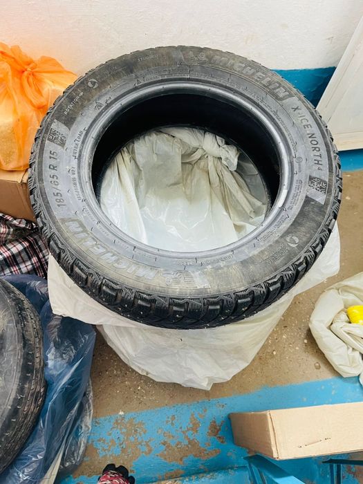 Продам шины michelin r15