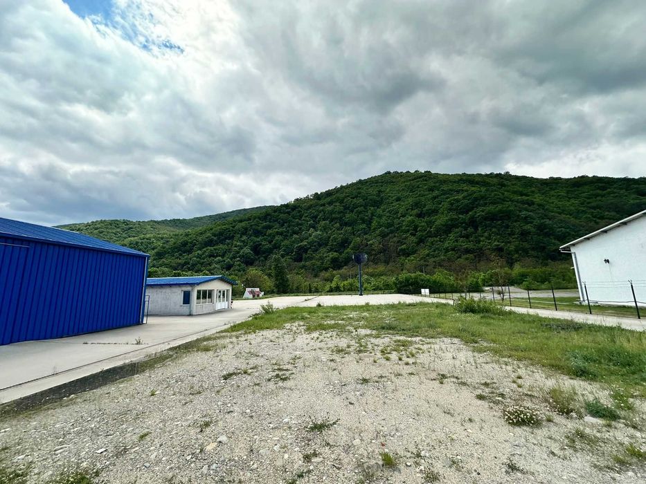 Platforma betonata+hala metalica+showroom 4000mp