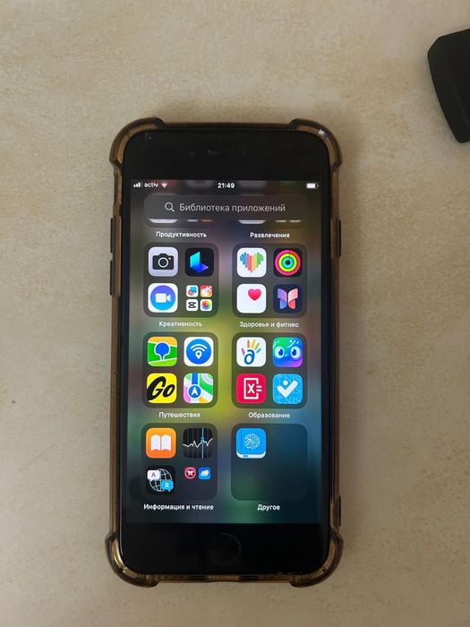 Продам Айфон SE 64 Гб ёмкость 75%