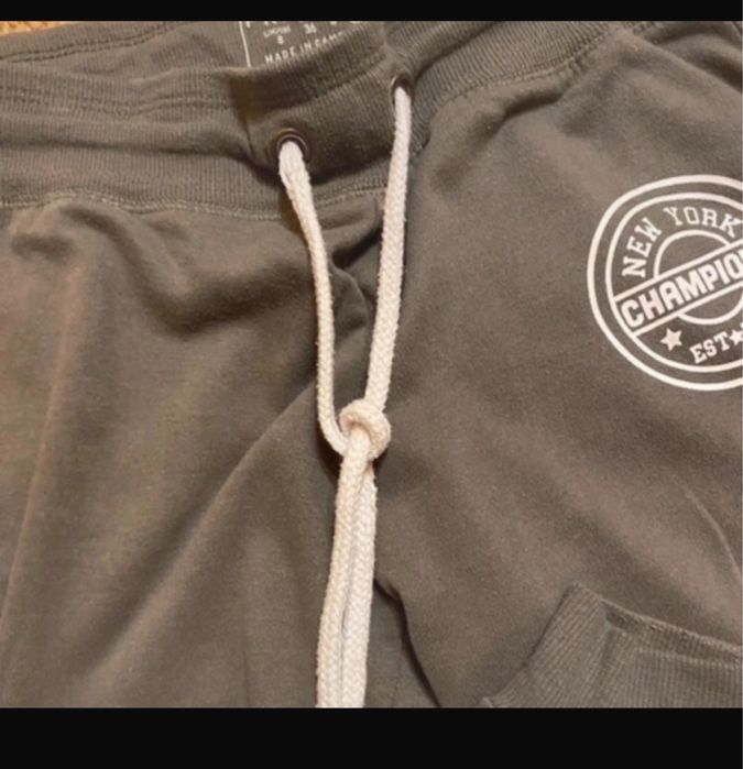 Pantaloni trening gri