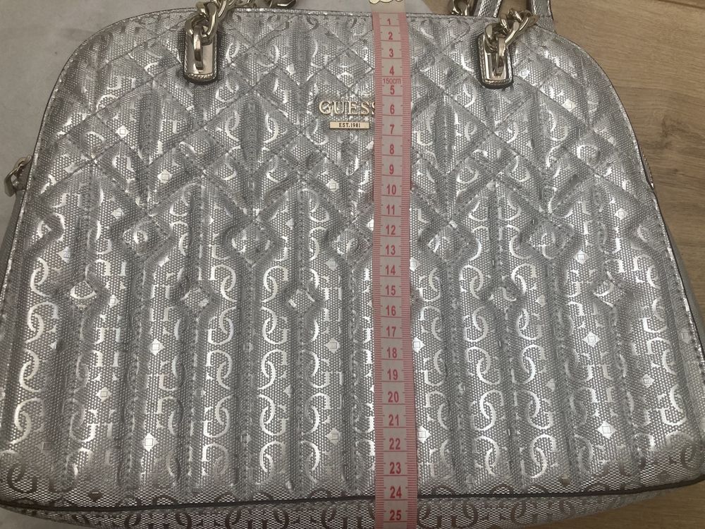 Дамска чанта Guess