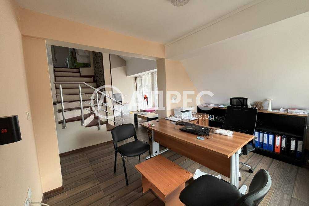 Продава се Тристаен апартамент в Разград, Център - 102 кв.м за 1150 €/кв.м - Снимка #2
