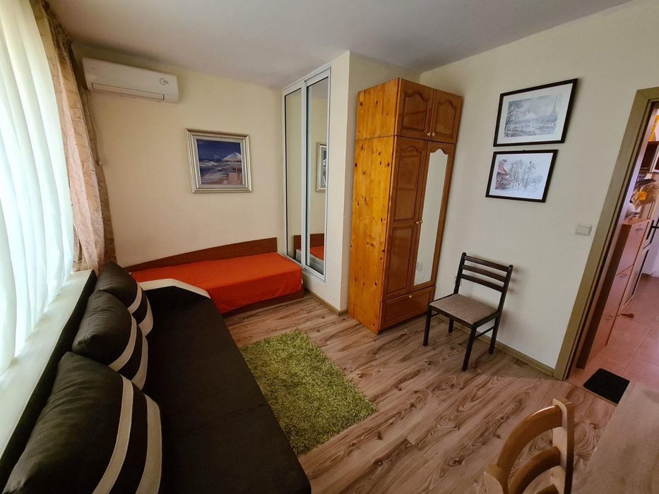 Дава се под наем Двустаен апартамент в Бургас, Център - 70 кв.м за 382.5 € - Снимка #3