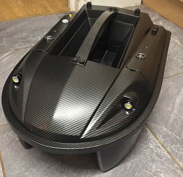 Лодка за захранка Катамаран