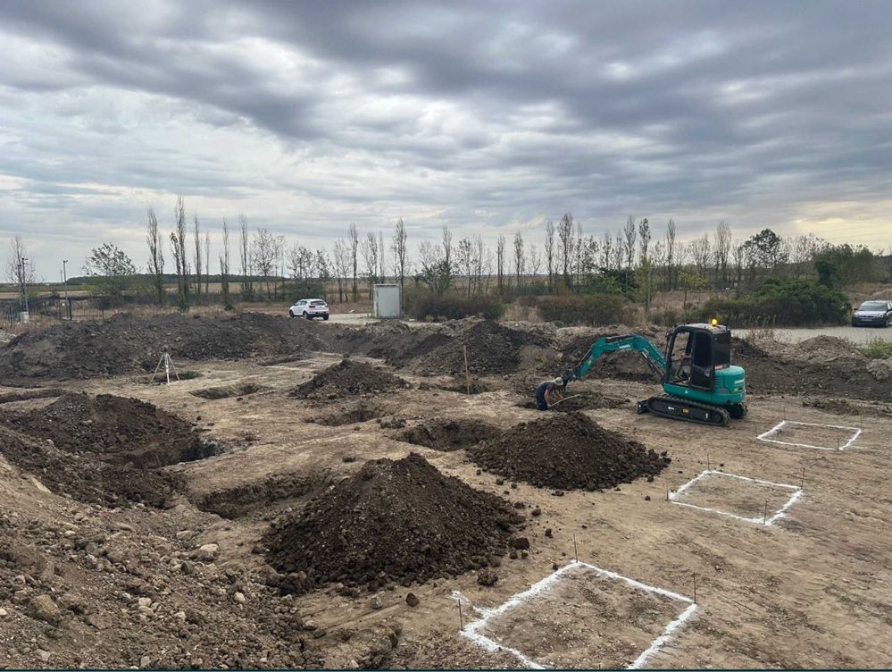 Inchiriez Miniexcavator de 2t si Basculabila de 3,5 t