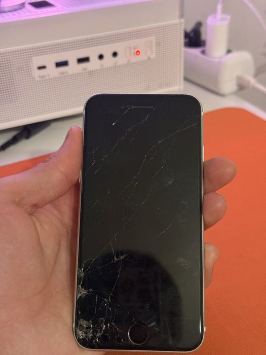 iPhone SE 2020, 64 Gb