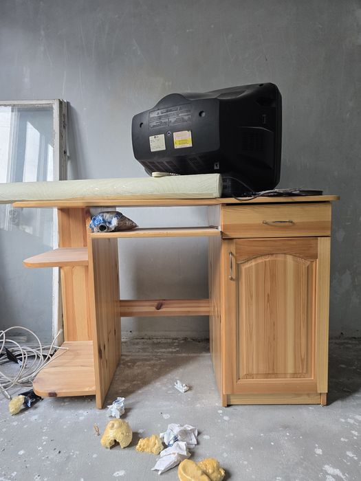 Бюро масив чам, бюро от дърво