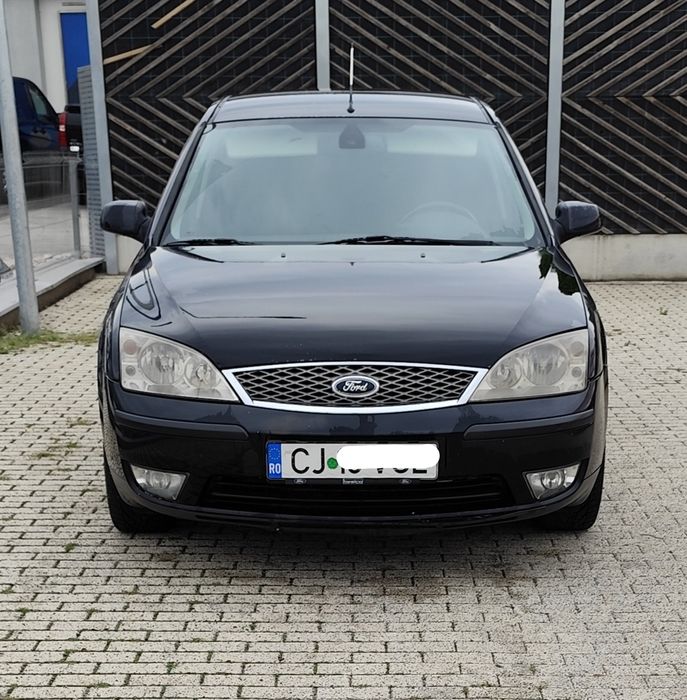 Vând Ford Mondeo