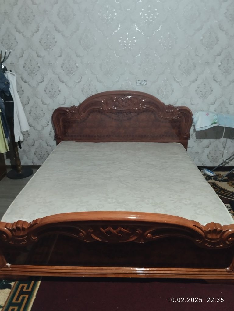 Продам мебель почти новый