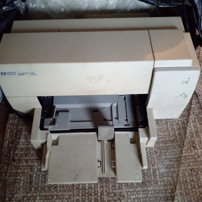 Даром отдам принтер..мал.телевиз колонки.магнитола в машину.ор.