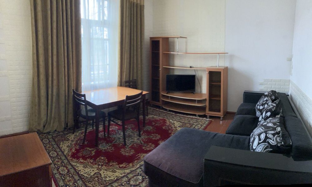 Продается 2-х комнатная переделанная в 3-х квартира, высоко потолочная