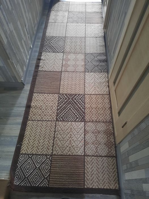 Продам ковровые дорожки.