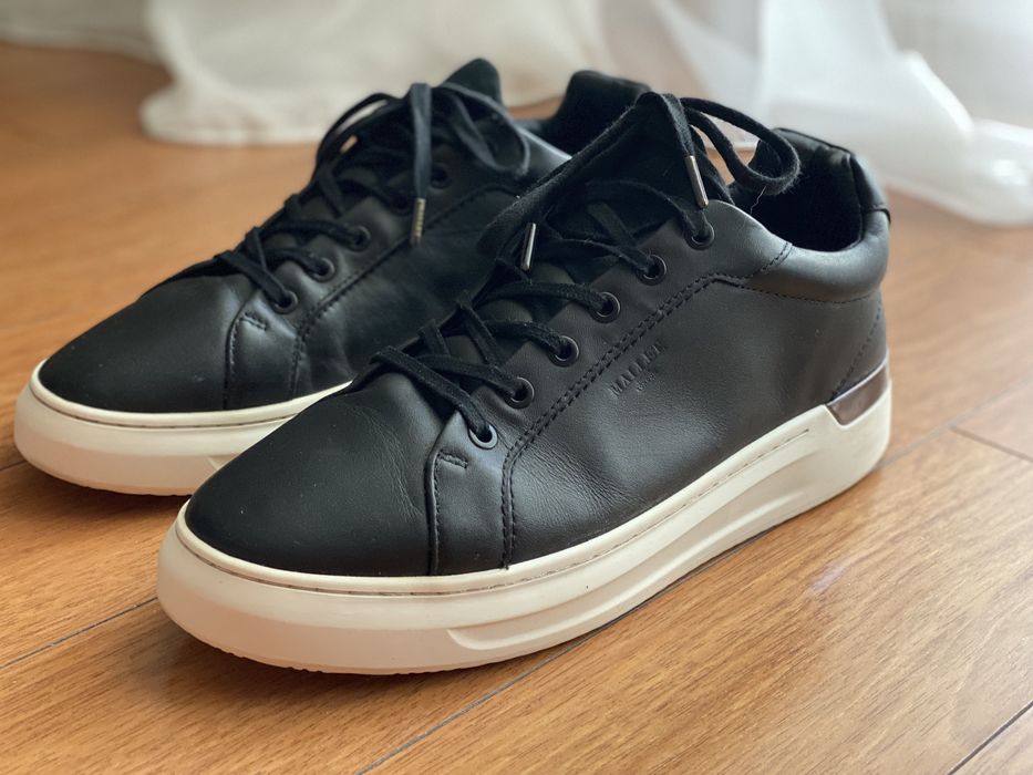 Vand pantofi sport marca Mallet ( London), originali.