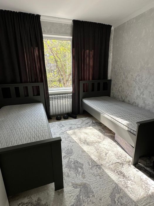 2 кровати IKEA темно-серые с матрасами