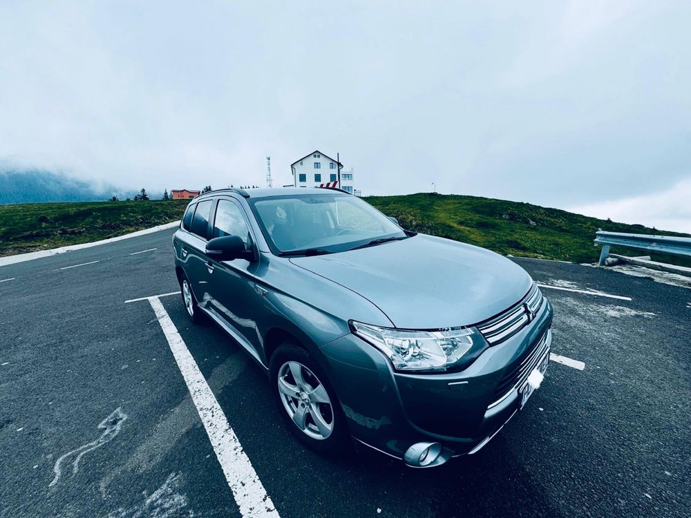 Mitsubishi Outlander PHEV PLUG-IN HYBRID.