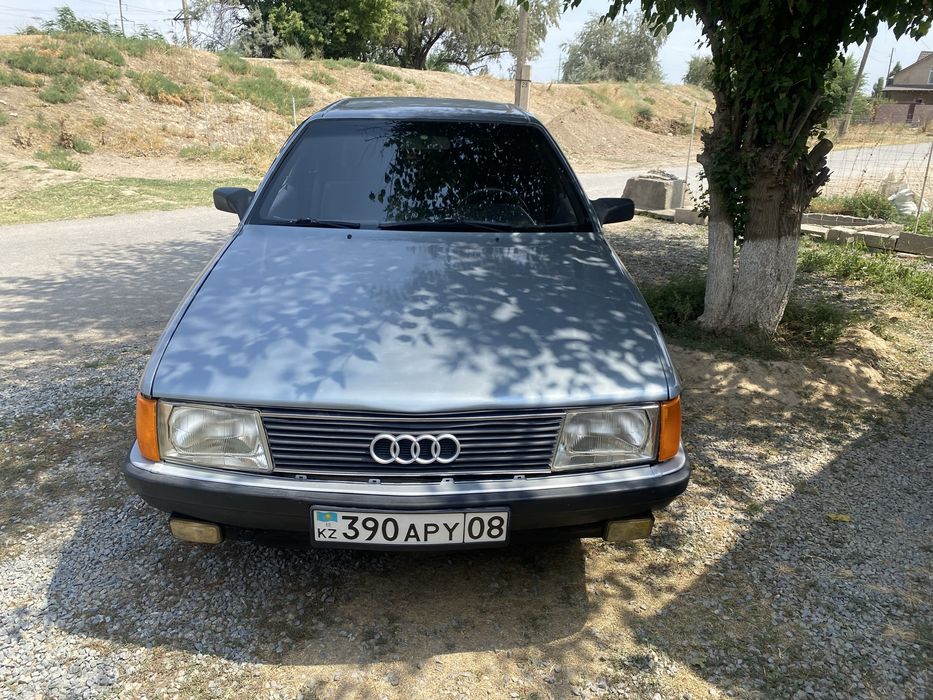 Продаю ауди сотку старушка