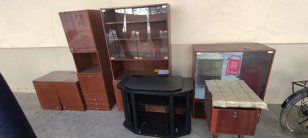 Mehmonhona mebeli, holati òrta iwlatsa bòladi