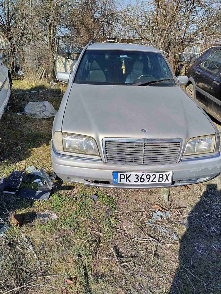 Продавам на части Мерцедес ц250