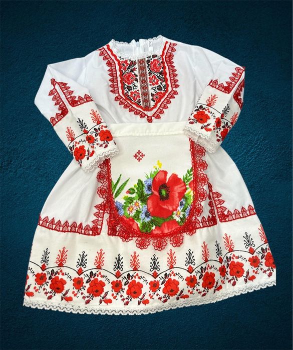 Народни носии за Мама Тати и дете