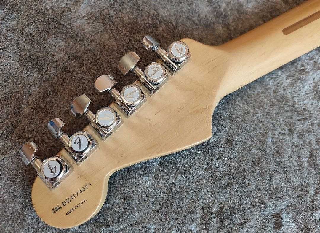 Электро гитара Fender American Deluxe Stratocaster
