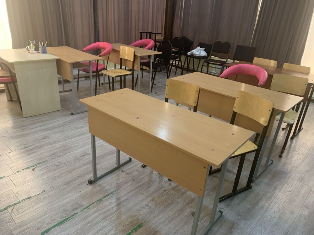 Писменный стол для детишек, комплект