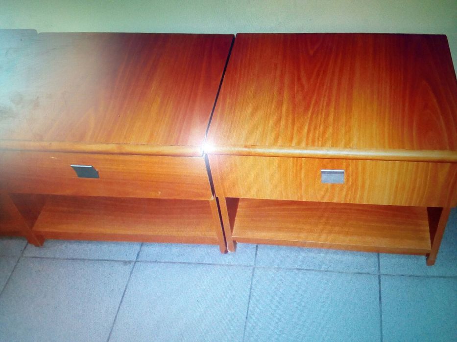 Продам тумбочки б/у в хорошем состоянии.